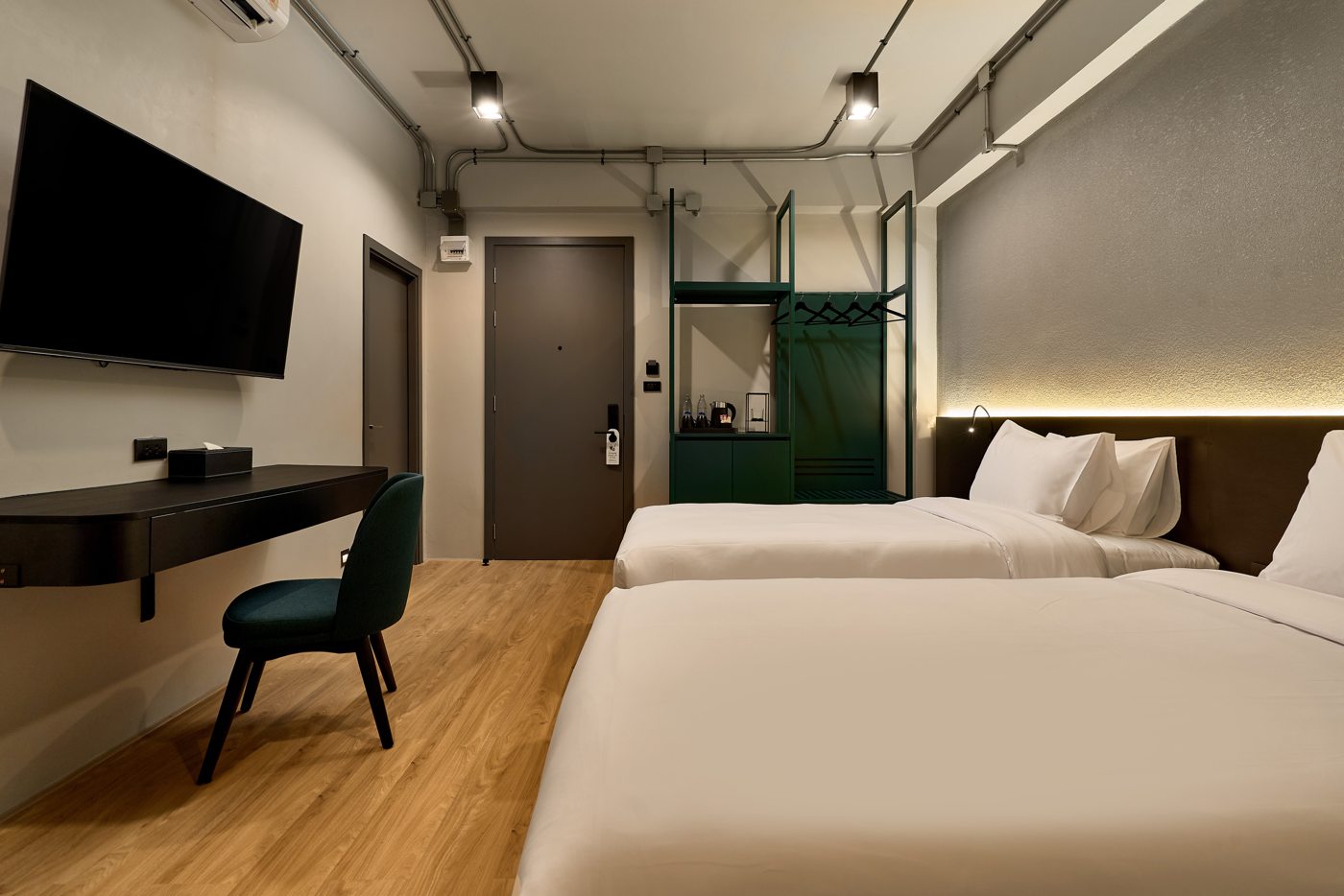 SUPERIOR TWIN room at Lantern Chiang Mai Night Bazaar — room view 2