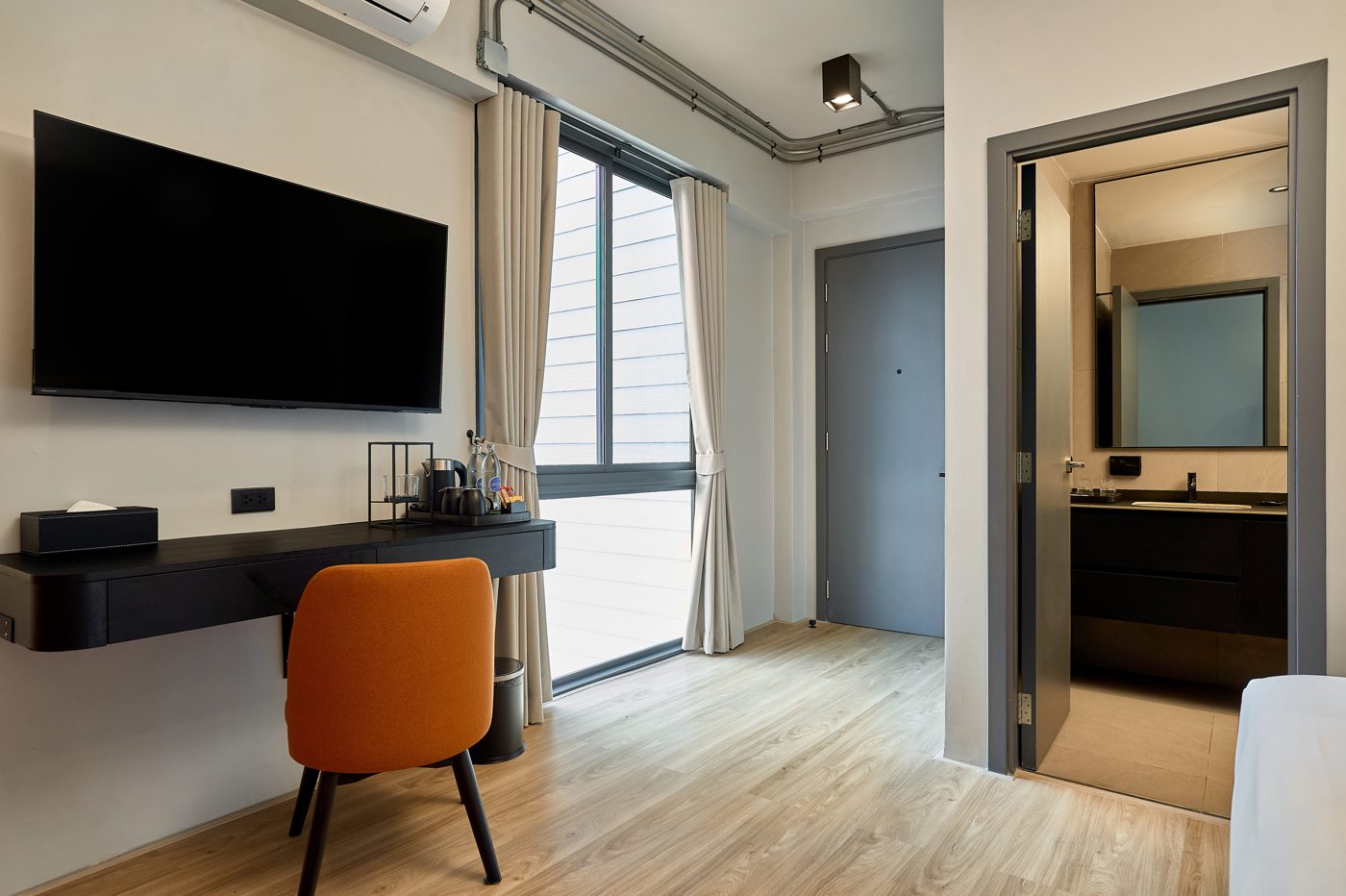 SUPERIOR DOUBLE room at Lantern Chiang Mai Night Bazaar — room view 2
